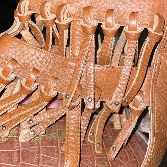 Sam Edelman Griffen Gladiator Fringe Leather Boho Thong Sandals size 9 Brown - Picture 16 of 16